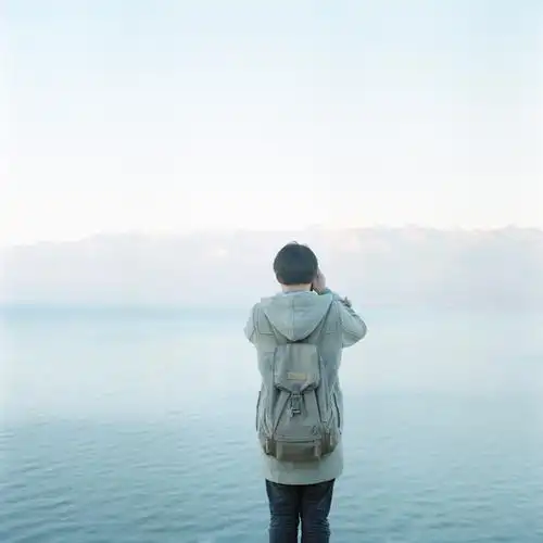 标题:我们一起仰望蓝天.