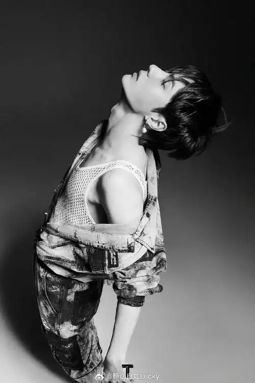 王一博剃胡须##王一博嘉人封面预告##王一博嘉人周年刊##嘉人周目刊