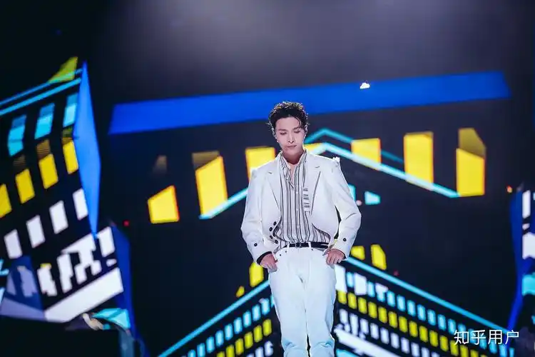 如何评价张艺兴在舞蹈风暴第二季中的表现