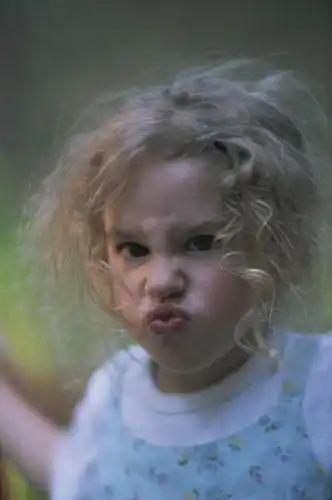 朦胧,模糊,休闲装,小孩,衣服,嘟嘴,仅一个小孩,休闲,休闲服,撅嘴,可爱