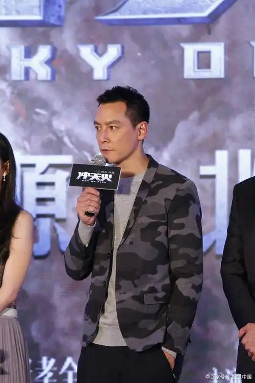 吴彦祖被女儿嘲笑不再红火:在机场也没有粉丝要签名