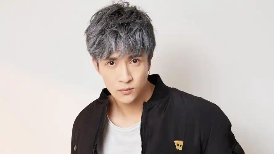 明星风尚,内地明星,薛之谦