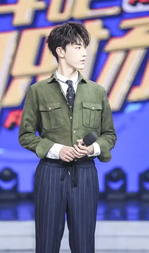 郭俊辰快乐大本营帅气图片410