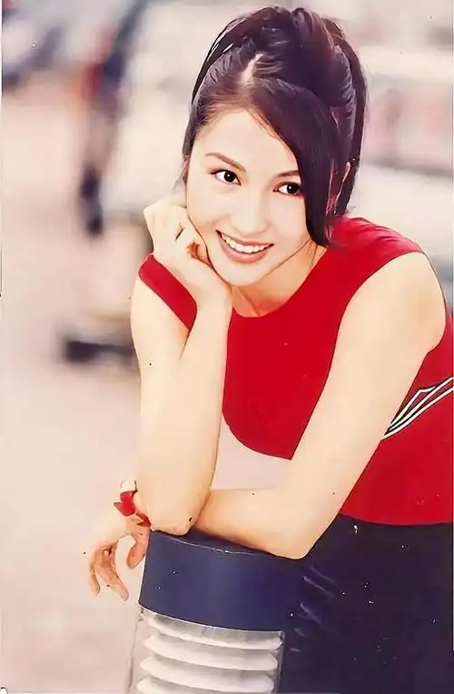 黎姿年轻时候照片清纯甜美,风华永驻