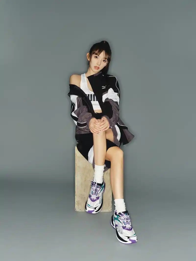 程潇运动装大长腿性感写真