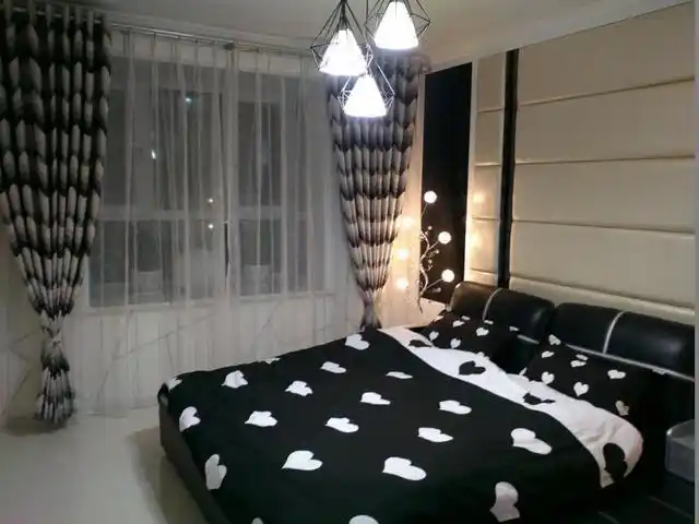 听老婆的话把家里都装成黑白色结果卧室看着太压抑能住吗