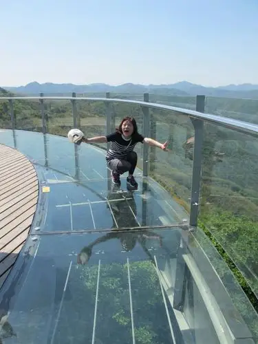 开车去地质公园的盘山公路两边景色非常的漂亮.