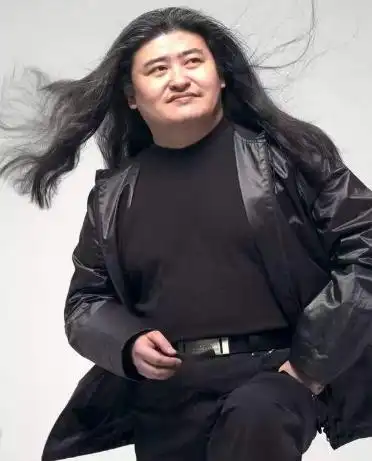 "音乐教父"刘欢,安装人工骨头,结婚32年零绯闻