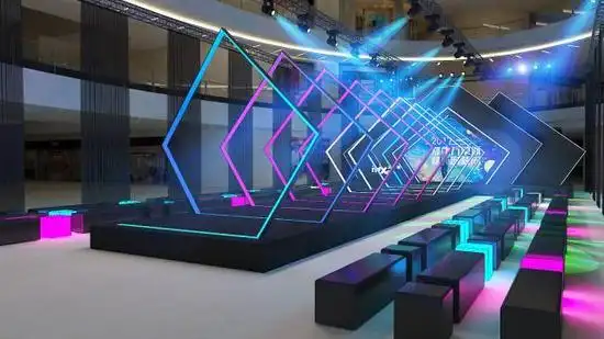 光线打在舞台造型上