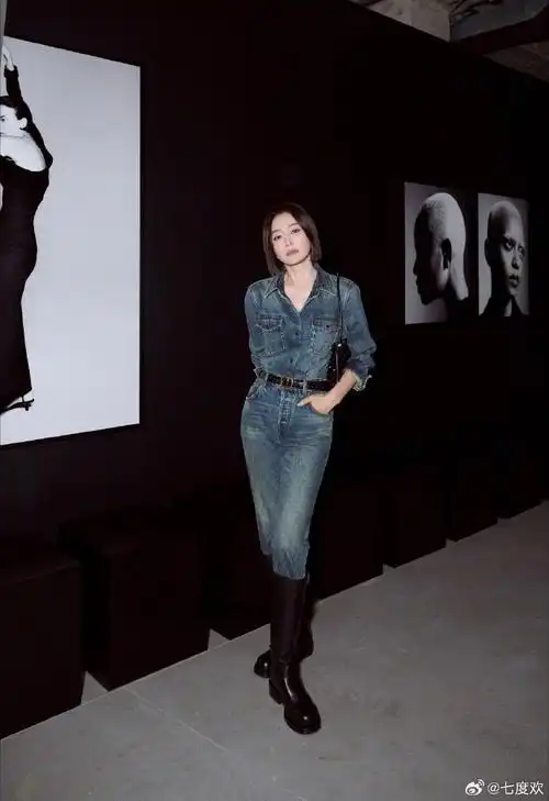 秦岚这一身牛仔配长筒靴好酷好飒