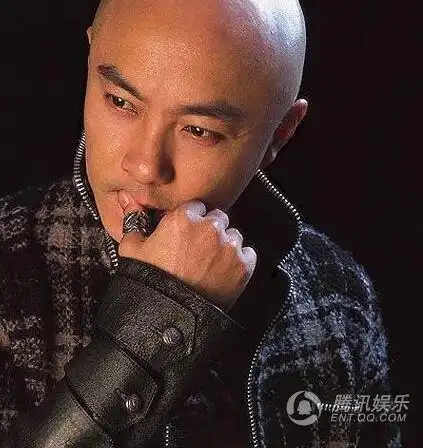 至于张卫健,那更是常年就是光头造型,颜值早已经过检验,不用再说. .