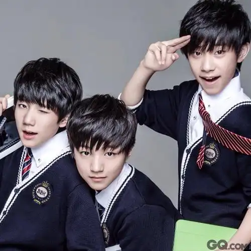 先来一张tf男孩合照.