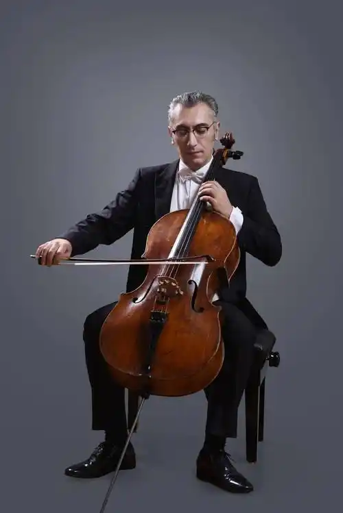 大提琴:卡伦·科恰良