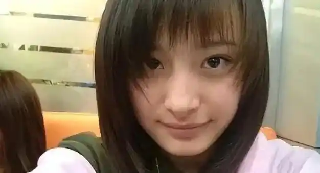 杨幂初中时期无人表白,看了她初三的照片,网友:这谁敢追?