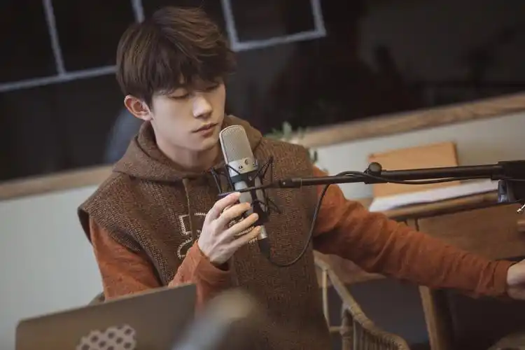 易烊千玺ins# 今日份心动男生 676767