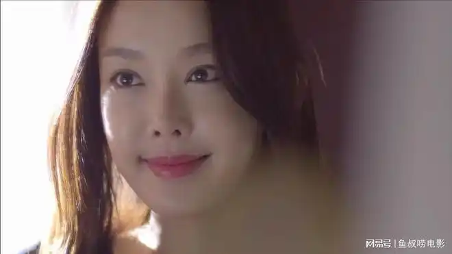 韩国19禁三级电影,高颜值女神的毫无防备的漏点,老头有福了_网易订阅