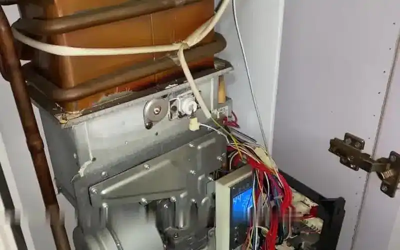 前锋热水器报警r5《看864人!,完了,之前好好的,今天就一直这样!