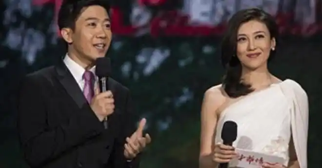 人的气息,而且能力出众,更是深受广大观众们的喜爱,除了主持过《海峡