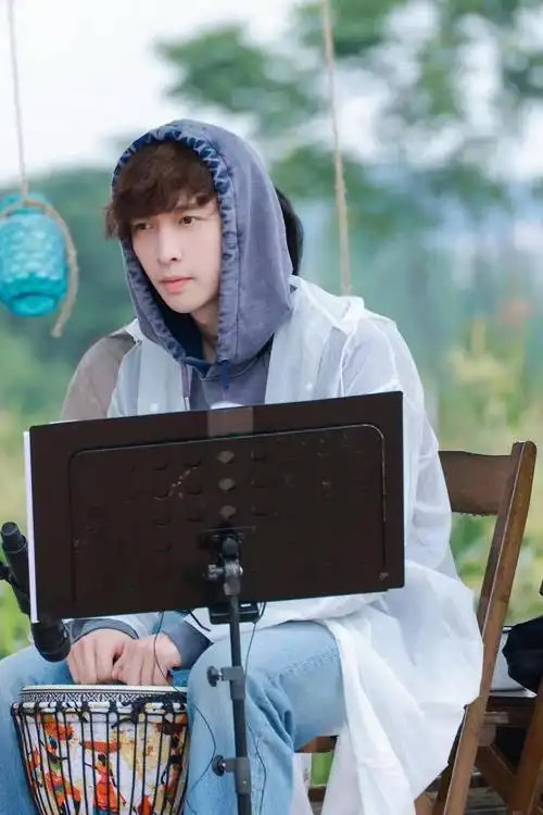 张艺兴《向往的生活》圆满收官 以"田野音乐会"告别桃花源