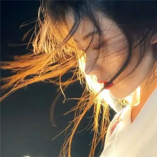 ins风高级质感女头像图片