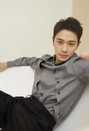 简介:曹骏《演员请就位第二季》海报图片,分享一组曹骏图片给大家,图