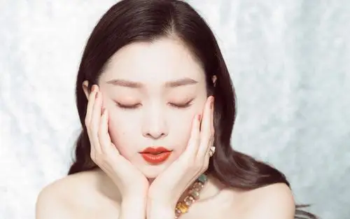 宋轶蓝色长裙优雅写真桌面壁纸