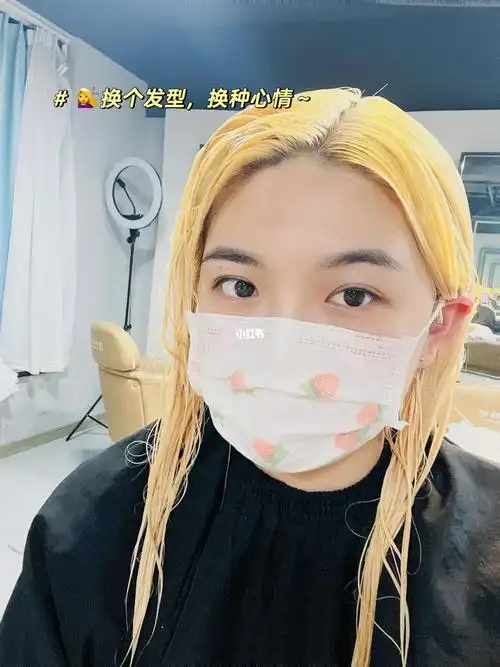 朋友圈分享换发型剪头发新发色自拍文案