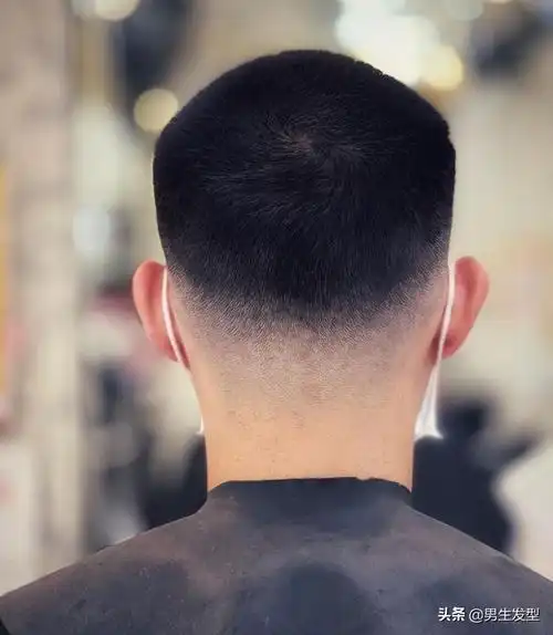 男生国字脸适合什么发型_潮流发型推荐