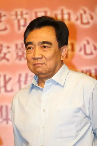 p>鲍国安,1946年6月4日(农历五月初五)出生于天津, a target="_blank