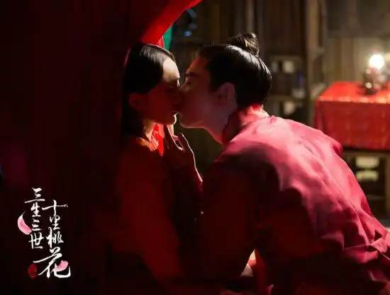 三生三世十里桃花夜华白浅吻到难分难舍 赵又廷杨幂关系如何