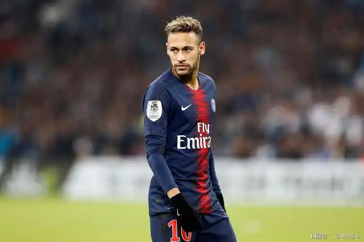 内马尔:喜欢在球场上拥有自由度 很高兴与曼联交手