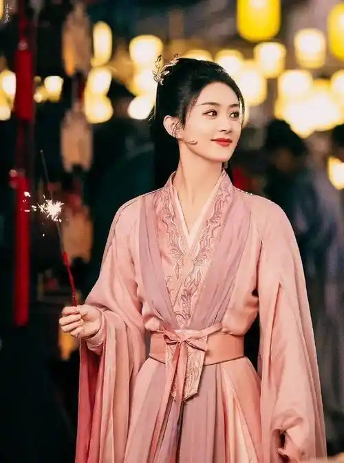 与凤行收视率和网络热度都不如追风者赵丽颖完败王一博