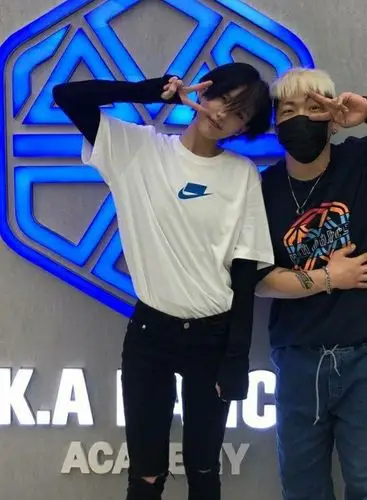 说到窄胯19的胯是真的好窄啊带大名刘雨昕陆柯燃