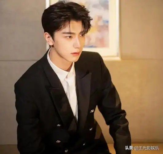 国内十大国宝级男星盘点国内十大男明星名气排行榜