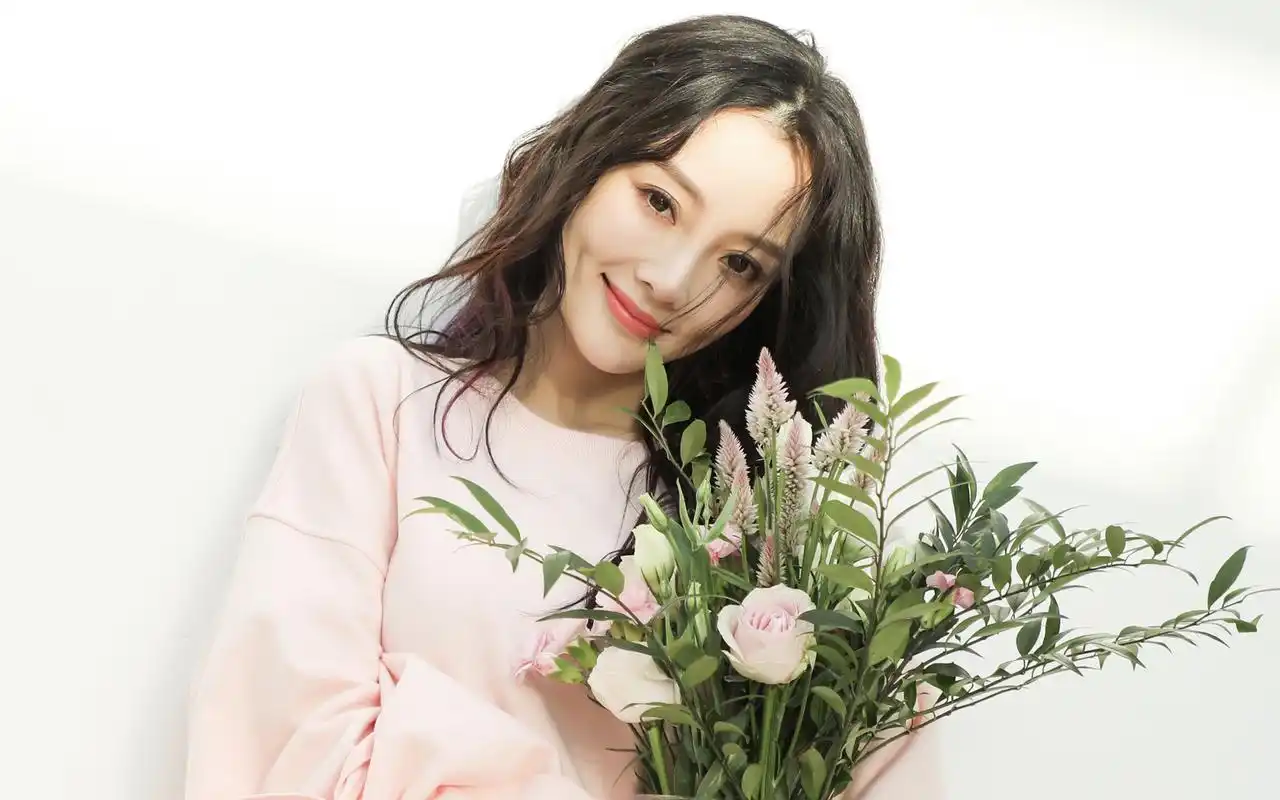 李小璐性感图片高清电脑桌面壁纸