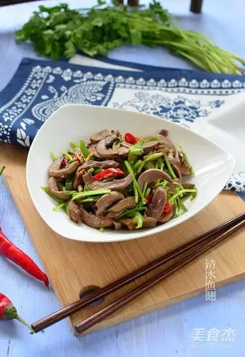 芫爆猪腰的做法_芫爆猪腰怎么做_美食杰