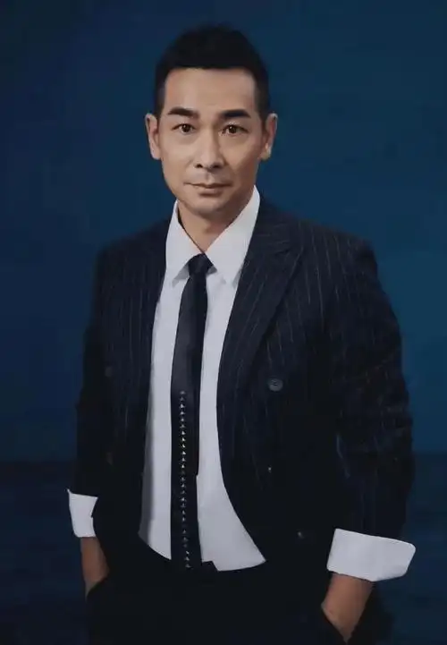 赵文卓晒儿子开学新发型图案新颖创意十足堪称最强应援团