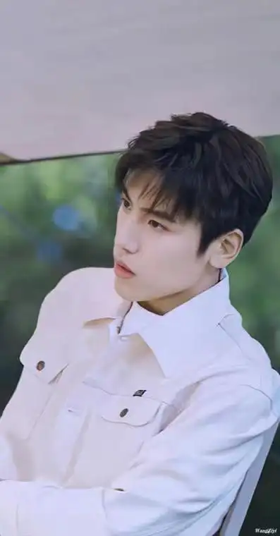 王子异今日份清纯男大生已送达!