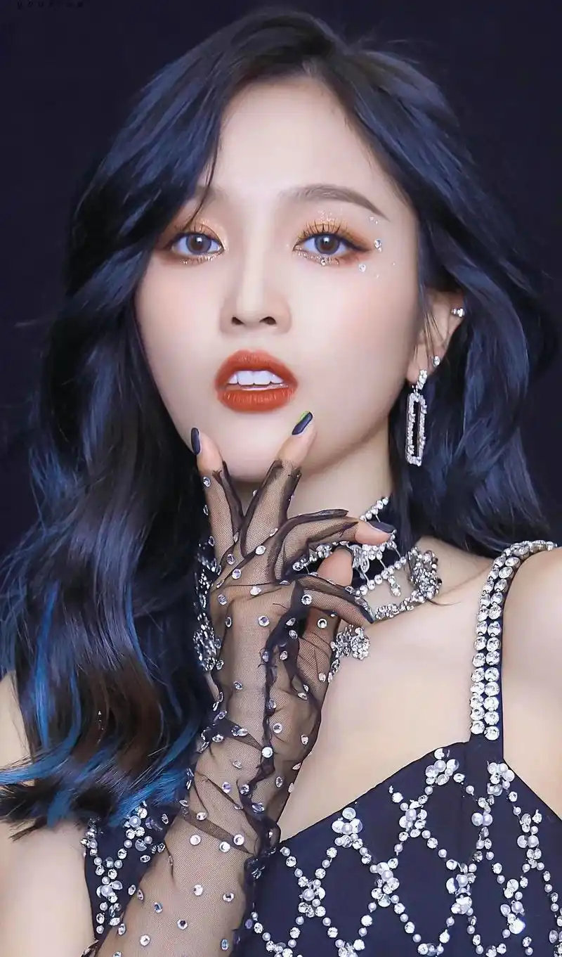 吴宣仪高清写真美图,顾盼生辉,美艳绝伦