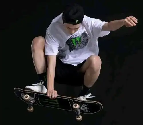 王一博成为中国滑板运动推广大使,宣传海报口号暴露细节!