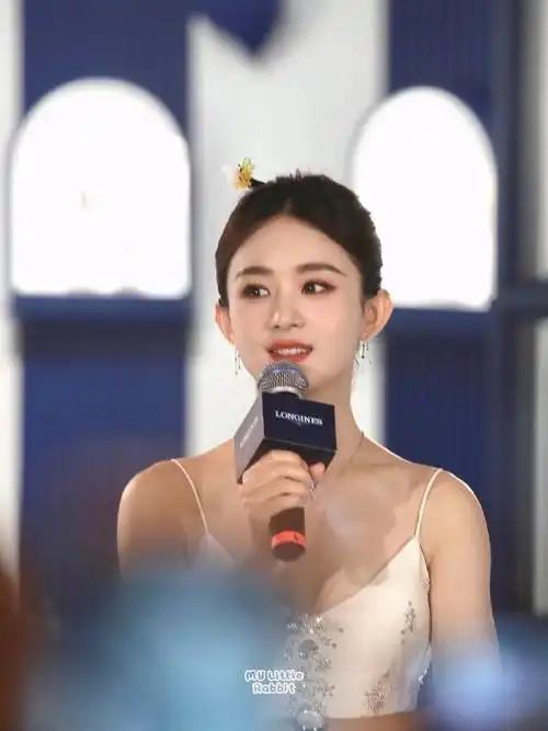 脸蛋又让她看起来很甜,555不多多参加活动是种不好的行为#赵丽颖天津