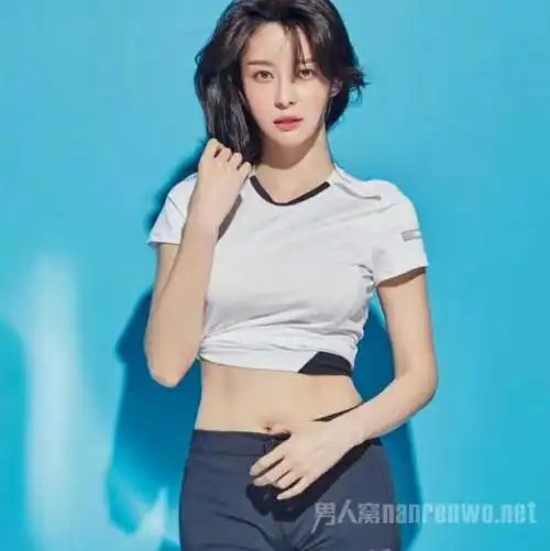 韩媒曝李钟硕权娜拉恋情经纪公司回应是前后辈关系