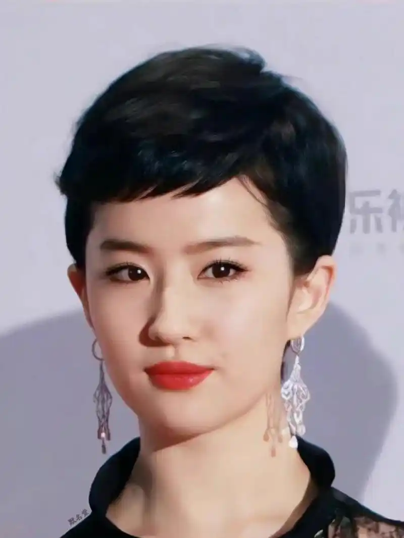 刘亦菲少见的短发造型,这也太丑了吧?