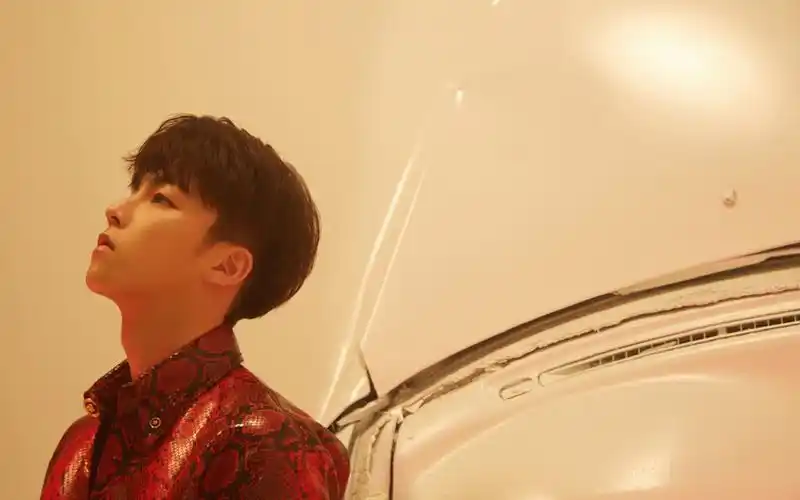 陈立农酷帅写真图片桌面壁纸