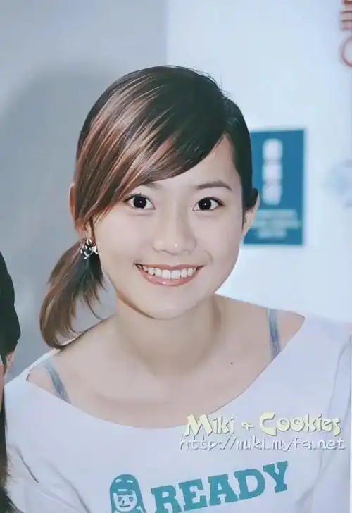 杨爱瑾真的很灵气可是发展也蛮可惜的在tvb也没有后续