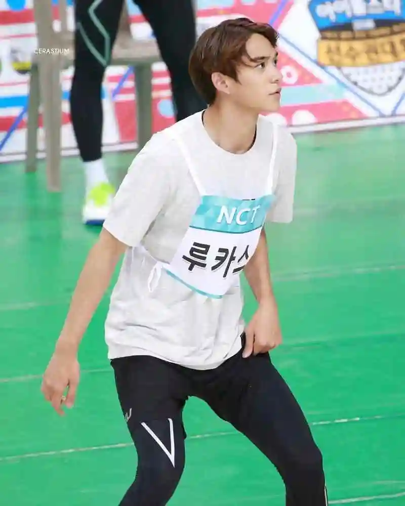 黄旭熙偶像运动会成耀眼"新星",有望成为下一个"王嘉尔"?