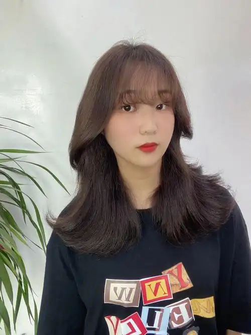 每个男生都无法抗拒这个气质王一梨木色没有过分夸张_接头发_显白