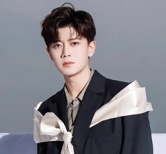 任嘉伦和白鹿公开私下恋情真的吗(白鹿任嘉伦躺枪))