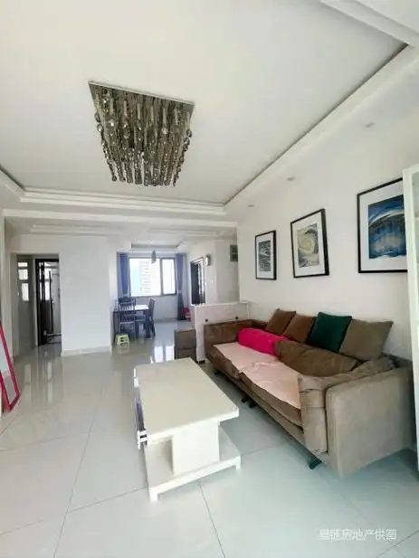 湖畔天城3室2厅2卫精装中等楼层采光好