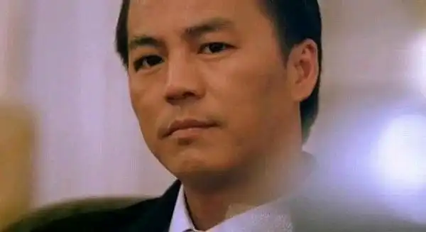 狄龙香港著名影视男演员,形象英俊潇洒,玉树临风,尤其是古装扮相更是